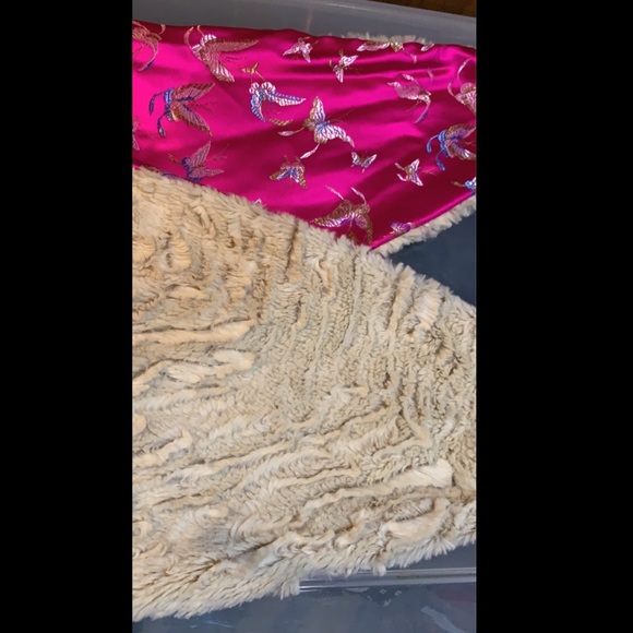 Faux Fur Hood Silk Inside - Picture 2 of 3